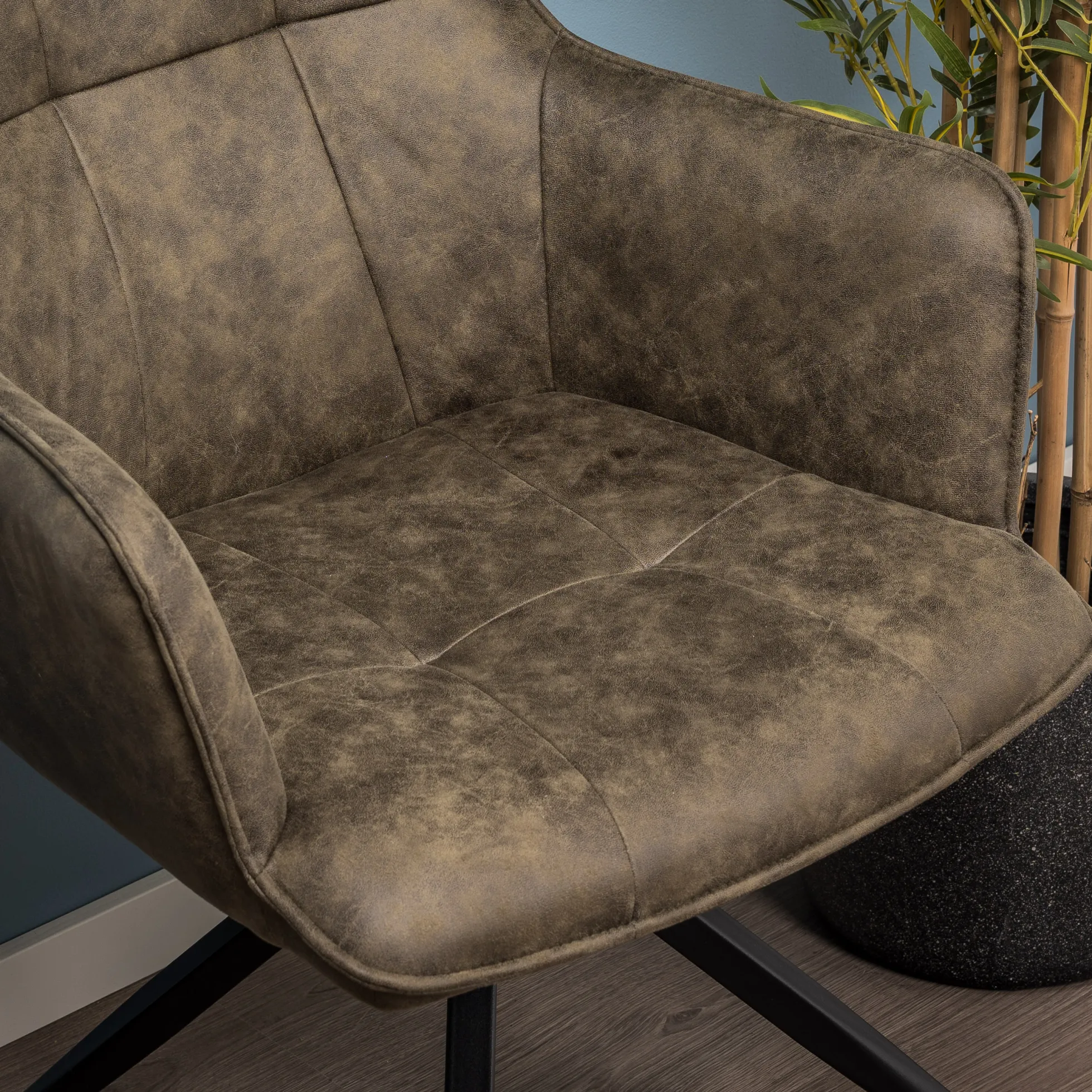 Elina med drejefunktion suede oliven