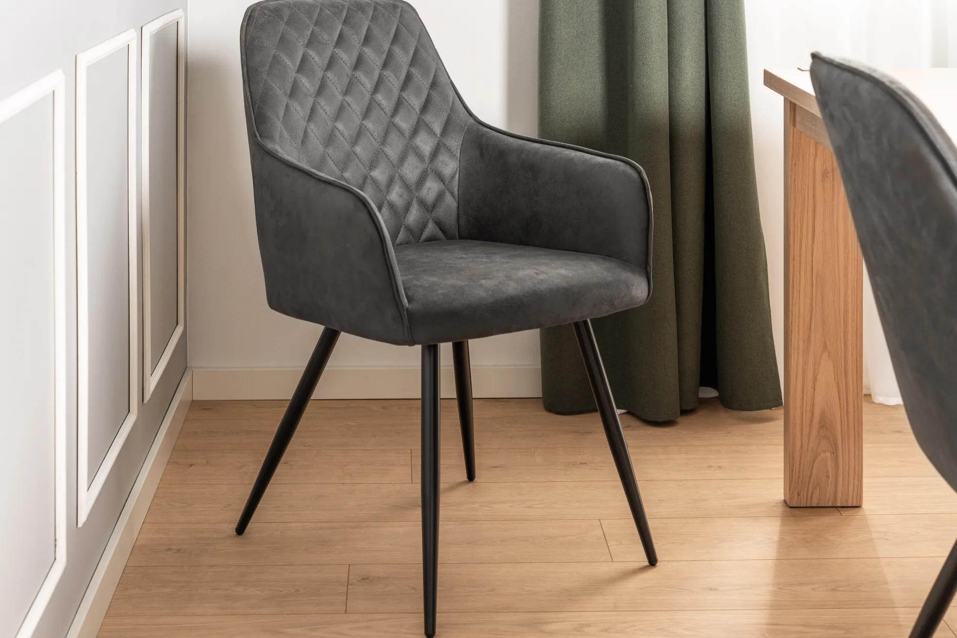 Hanne med drejefunktion suede mørkegrå