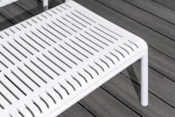Malta med sidebord hvid