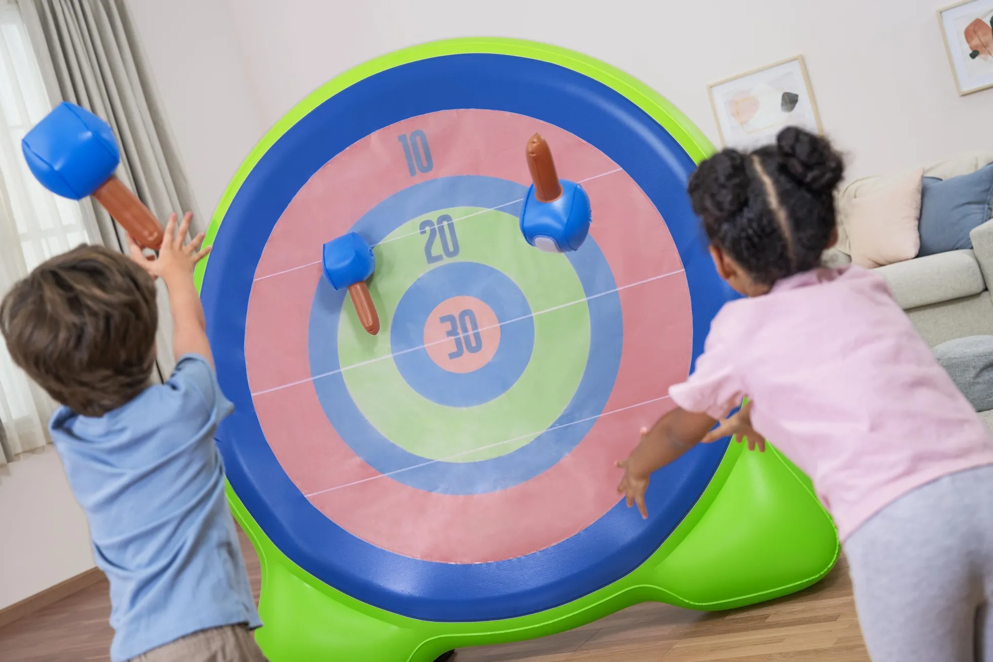 Oppusteligt dartspil 2-i-1